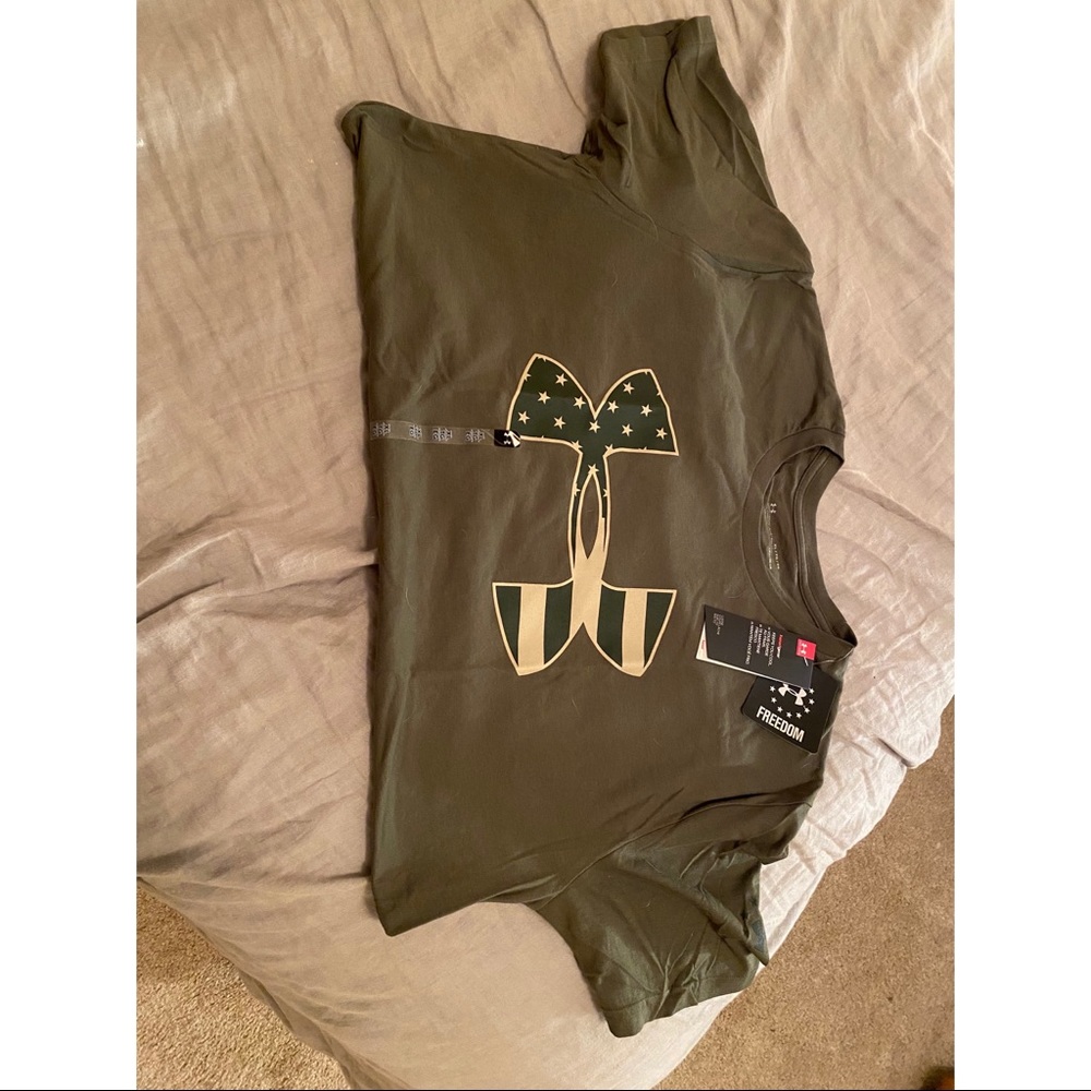 *NEW* Under Armour Tee